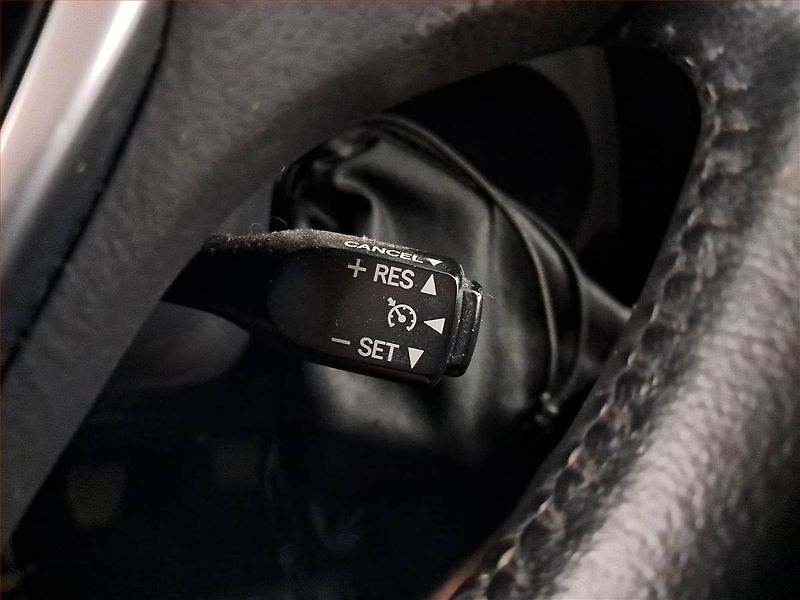 Toyota Corolla (2018) 1.6 Valvematic, Tempomat - fotka 16 z 20