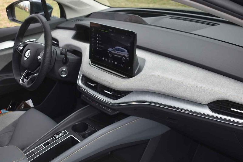 Škoda Enyaq iV při jízdě v chladném počasí