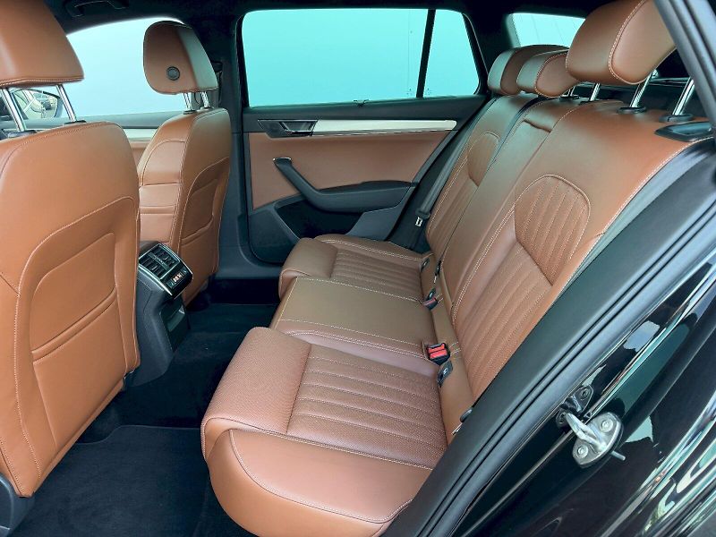 Škoda Superb (2023) 2.0 TDI 147kW 4x4 DSG L&K - fotka 24 z 35
