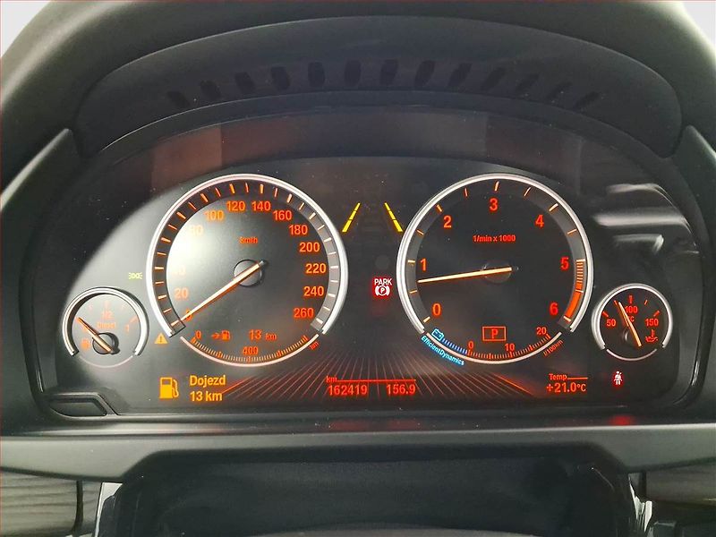 BMW X5 (2014) M Paket xDrive30d - fotka 11 z 23