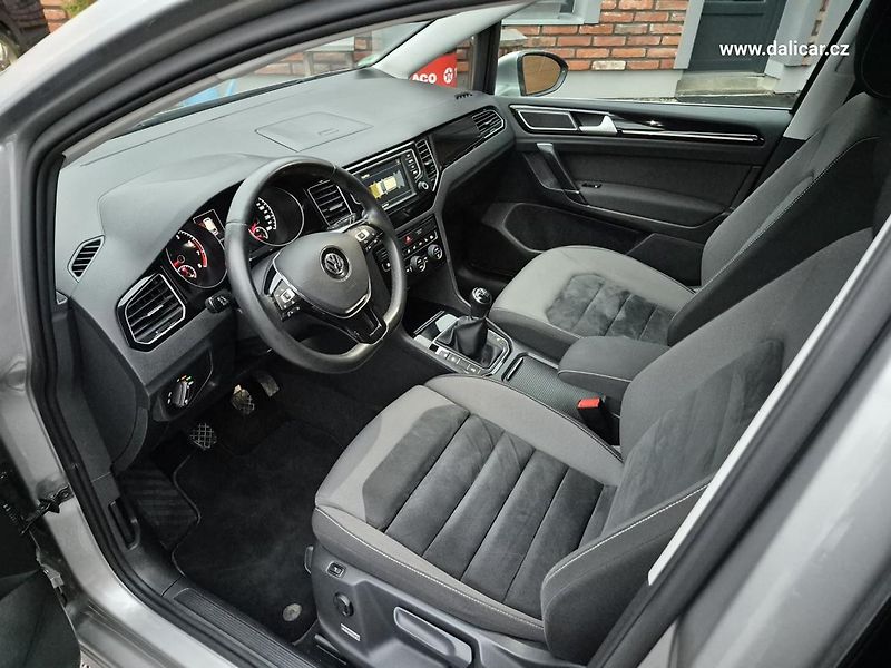 Volkswagen Golf Sportsvan (2016) 1.4TSi 110KW Highline NAVI - fotka 31 z 57