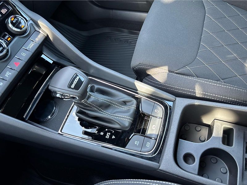 Škoda Karoq 1,5 TSI 110 kW SPORTLINE DSG - fotka 20 z 30