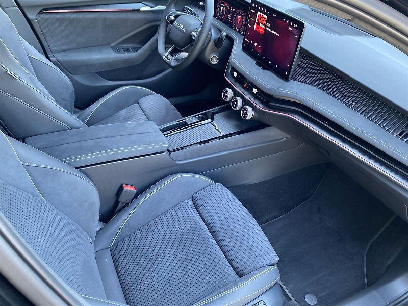 Škoda Superb (2025) Combi 2.0 TDI 4x4 DSG Sportlin - fotka 8 z 41