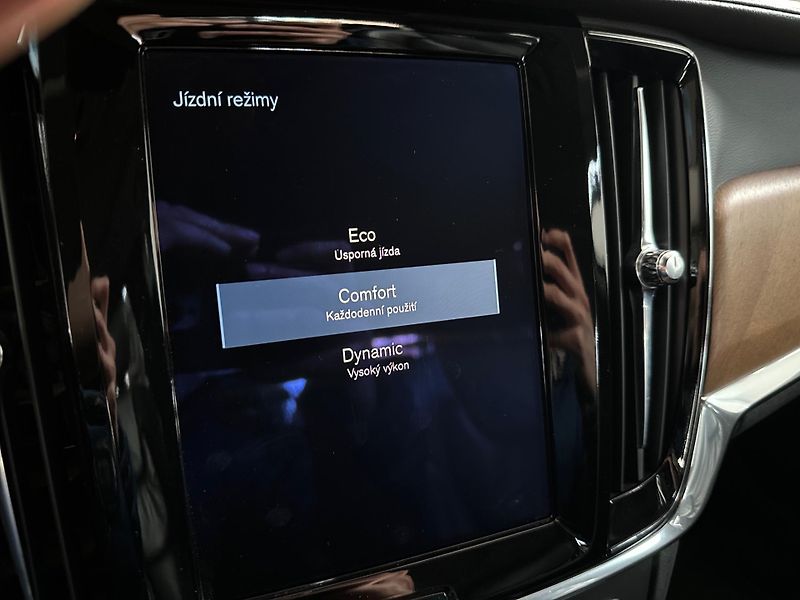 Volvo S90 (2018) D5 INSCRIPTION AWD  - fotka 22 z 34