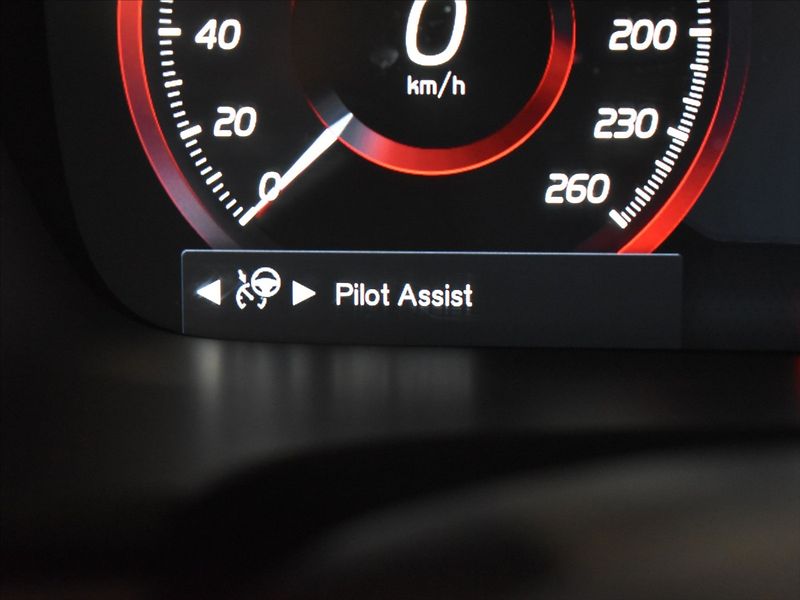 Volvo V90 2,0 CC D5 PRO Bezklíč,Tažný - fotka 24 z 26