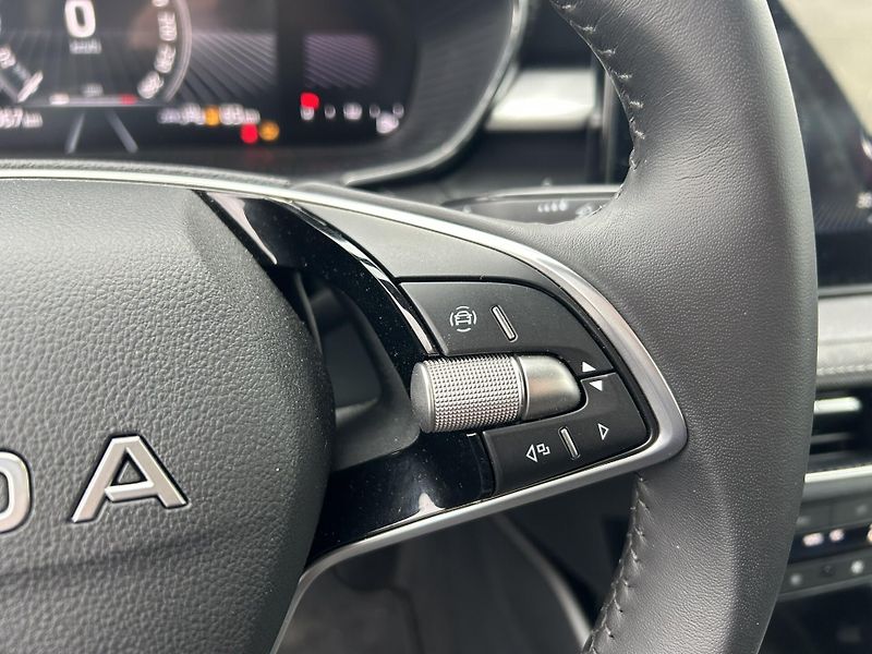 Škoda Fabia 1.0TSi 70kW Top Selection - fotka 15 z 25