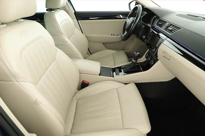 Škoda Superb (2016) Laurin&Klement 2.0 TDI, 4X4 - fotka 7 z 22