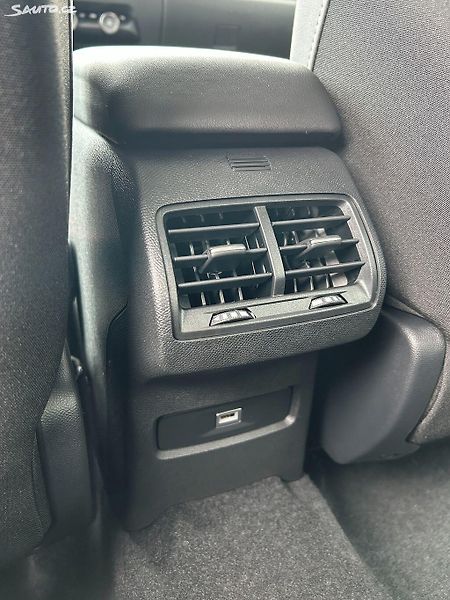 Citroën C4 (2025) PLUS 1.2 PureTech 1 - fotka 7 z 15