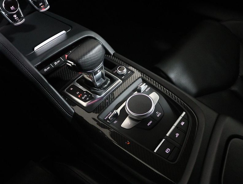 Audi R8 Spyder V10 performance quattro - fotka 18 z 22