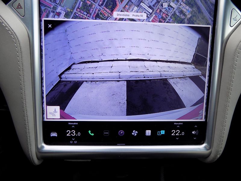 Tesla Model S (2015) 90D/1.Maj.ČR/Ludicrous/762PS/ - fotka 36 z 39