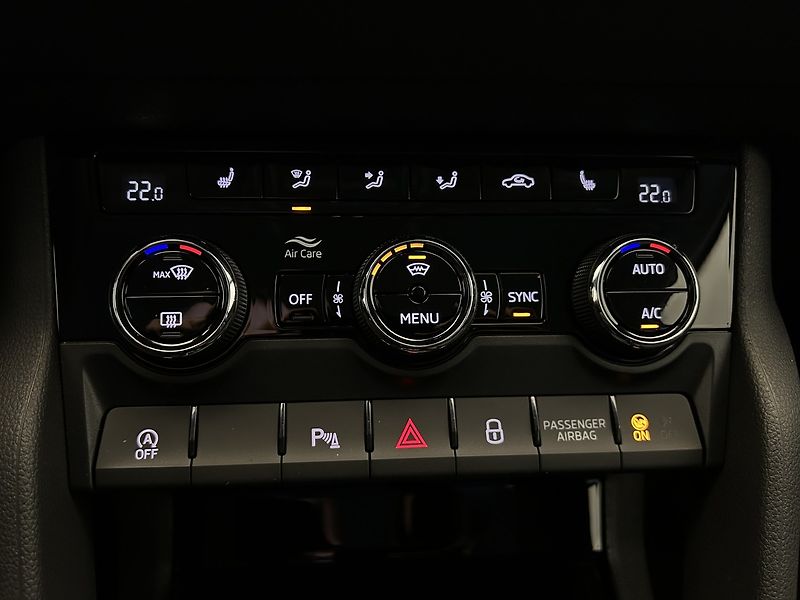 Škoda Karoq 2.0 TDI Top selection - fotka 14 z 24
