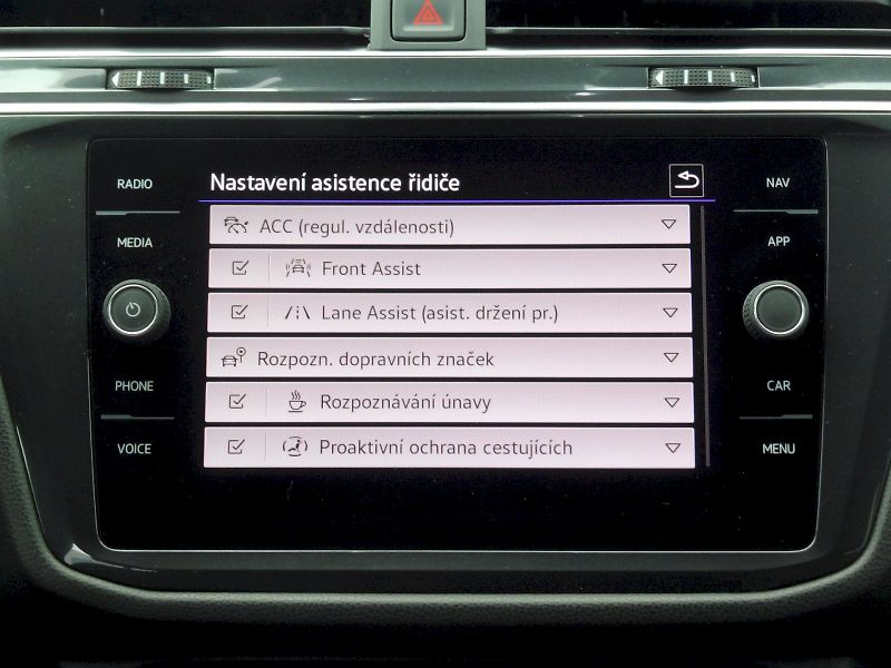 Volkswagen Tiguan Allspace (2022) R-Line 2,0 TSI 140kW DSG 4MOTI - fotka 15 z 27