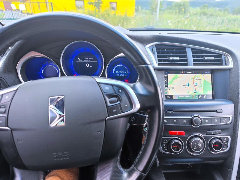 Citroën DS4 (2015) - fotka 9 z 10