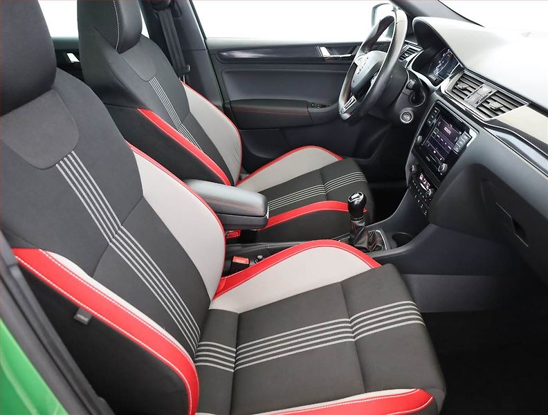 Škoda Rapid (2018) Spaceback 1.0 TSI, Xenony - fotka 7 z 19