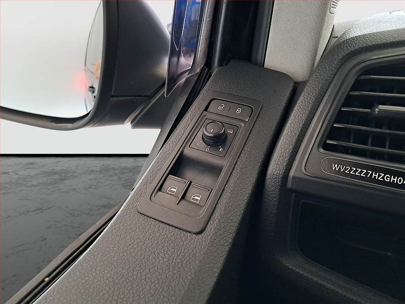 Volkswagen Caravelle (2015) Comfortline 2.0 TDI - fotka 17 z 17