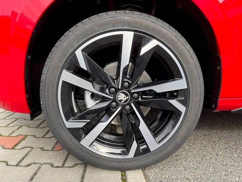 Škoda Kamiq (2025) Monte Carlo 1.5 TSI 110 kW DSG - fotka 19 z 37