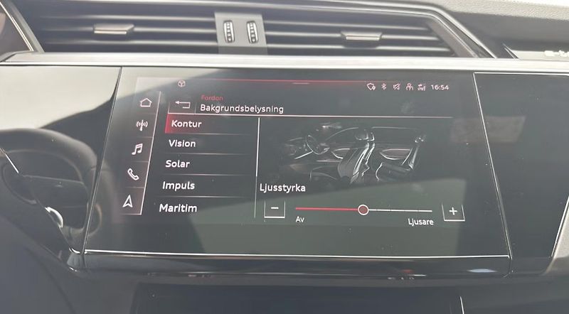 Audi Q8 e-tron 55 Q 360k Pano Tažné Matrix  - fotka 23 z 25