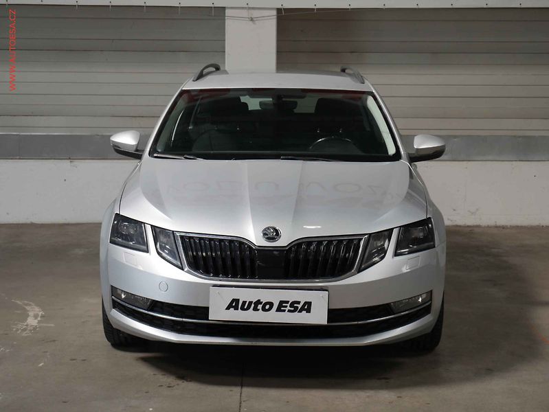 Škoda Octavia (2018) 1.6 TDi, ČR, DSG, LED, AC - fotka 2 z 21