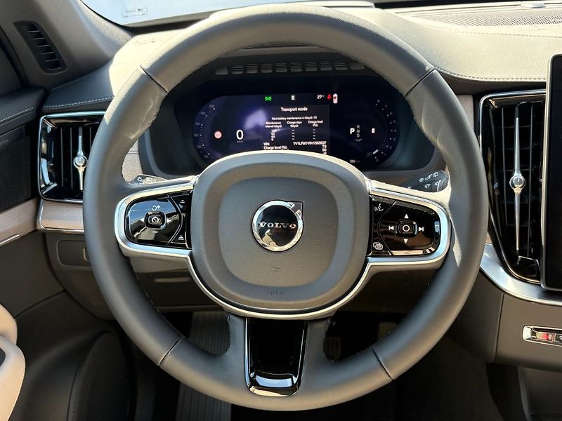 Volvo XC90 Plus Dark B5 184kW - fotka 12 z 26