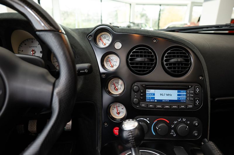 Dodge Viper SRT-10 Manuál/V10/Alpine audio - fotka 11 z 17