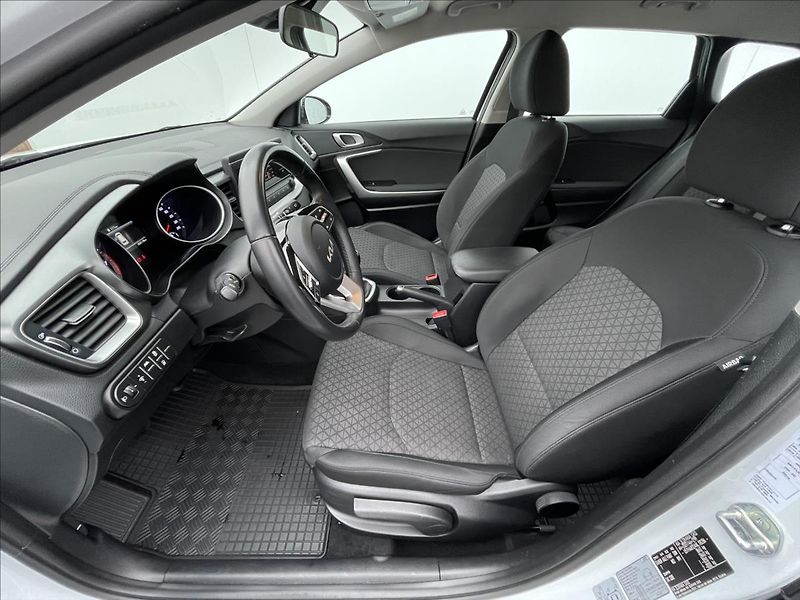 Kia Ceed 1,0 T-GDI SW Fresh PDC+AC - fotka 4 z 21