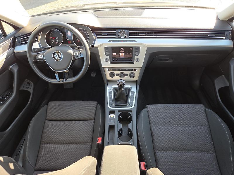 Volkswagen Passat Variant (2016) 2,0TDi 4x4 i na splátky VŠEM - fotka 8 z 11
