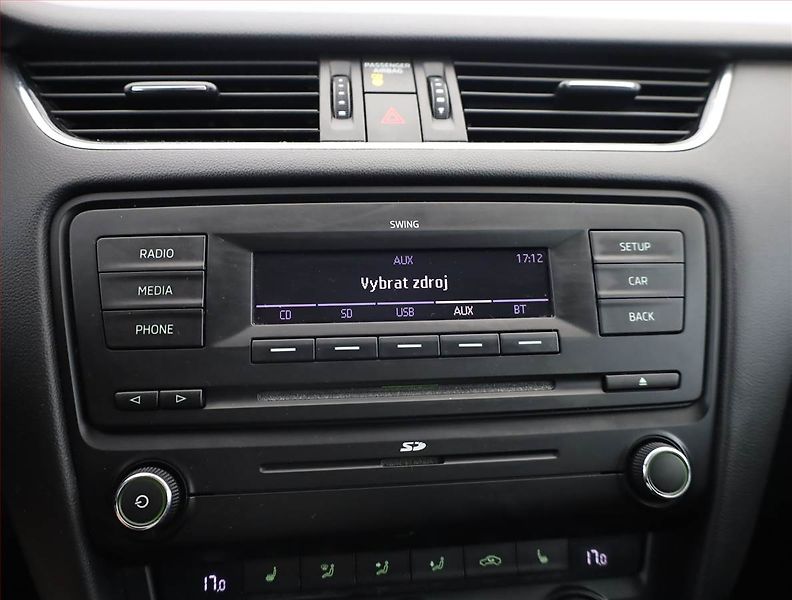 Škoda Octavia (2013) Ambition 1.6 TDI, Tempomat - fotka 12 z 19