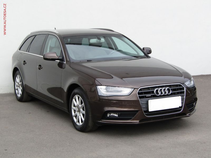 Audi A4 (2014) 2.0 TDi, navi - fotka 1 z 3