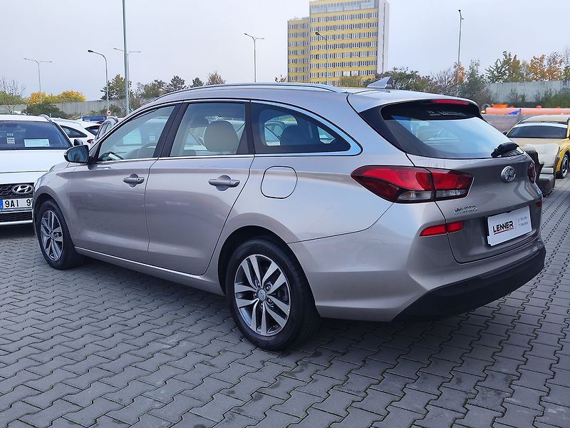 Hyundai i30 1.4 T-GDI/103kW Style DCT - fotka 7 z 33