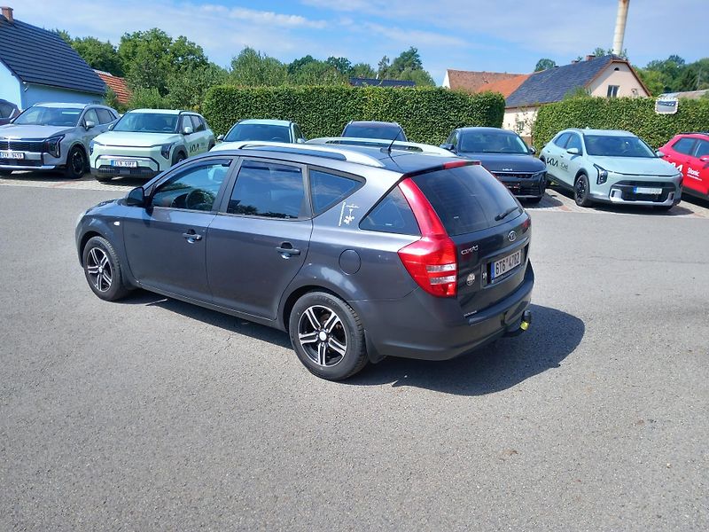 Kia Ceed SW (2009) 1,4 CVVT Active - fotka 4 z 11