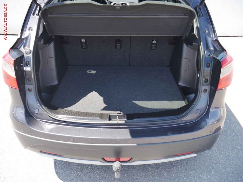 Suzuki S-Cross (2014) 1.6 VVT 4x4, Premium - fotka 7 z 15