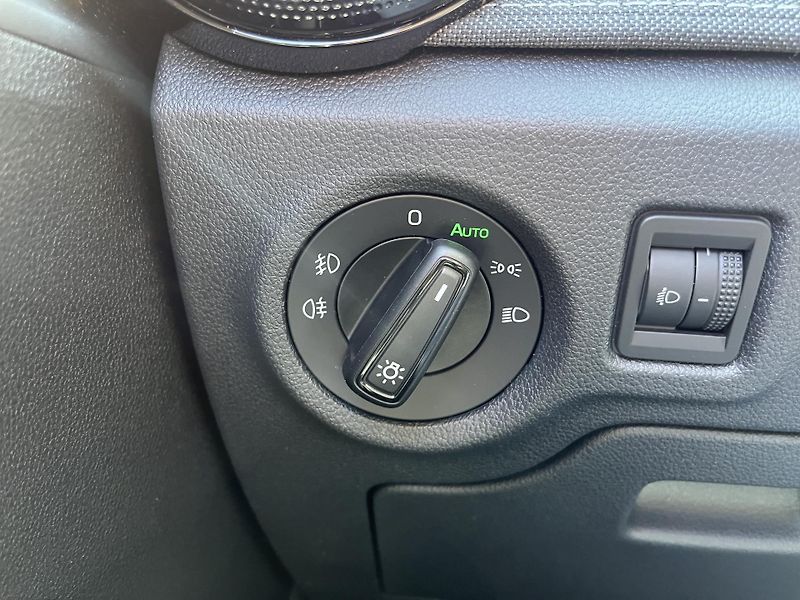 Škoda Fabia 1.0TSI 85kW TOP SELECTION - fotka 16 z 20
