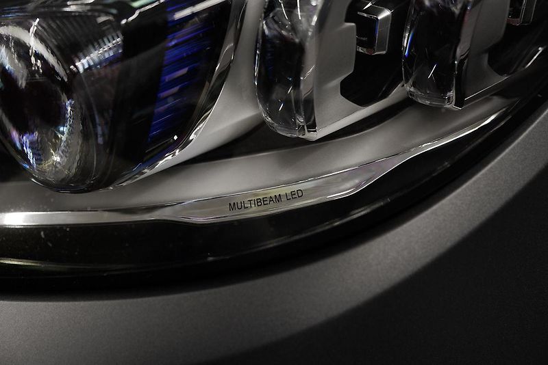 Mercedes-Benz Třídy C (2019) C43 AMG V6 Biturbo 4Matic - fotka 6 z 44