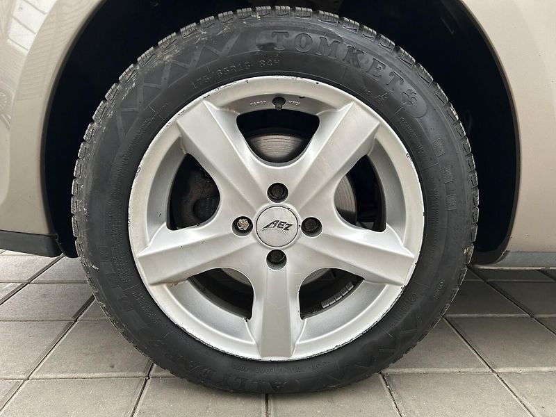 Renault Clio 1.1  . - fotka 8 z 26