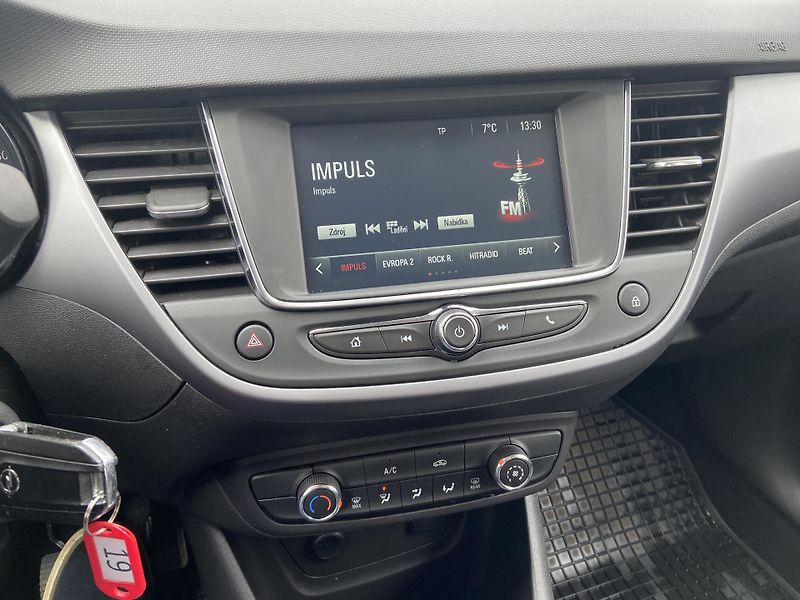 Opel Crossland X 1.2 i 61kW Enjoy Tažné - fotka 16 z 19