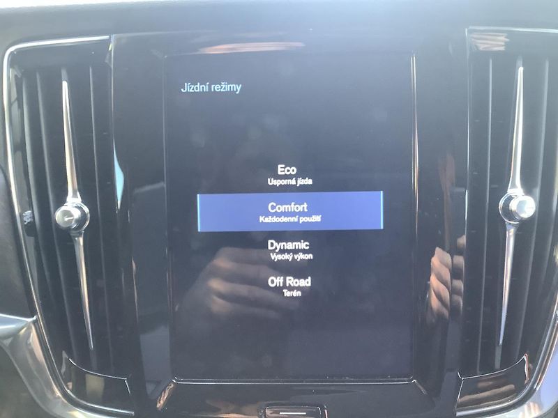 Volvo V90 (2018) CrossCountry 4x4  - fotka 23 z 40