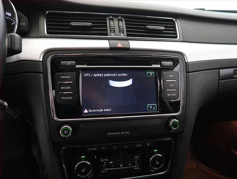 Škoda Superb (2014) 1.4 TSI, Serv.kniha, Bi-Xenony - fotka 15 z 20