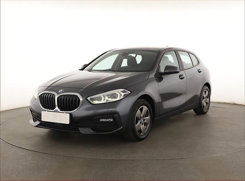 BMW Řada 1 (2020) 116d, Automat, Navi, Tempomat - fotka 2 z 21