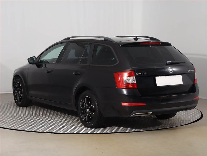Škoda Octavia (2014) 1.6 TDI, Navi, Tempomat - fotka 4 z 16