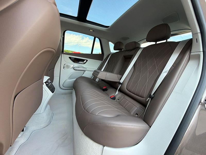 Mercedes-Benz EQE 500 AMG 4MATIC SUV - fotka 27 z 39