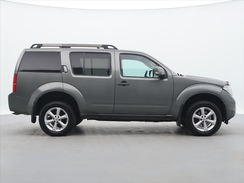 Nissan Pathfinder 2,5 dCi 126kW Automat 4WD CZ - fotka 8 z 31