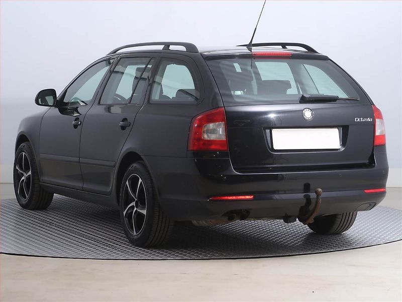 Škoda Octavia (2009) 1.8 TSI, po STK, Tažné - fotka 4 z 16