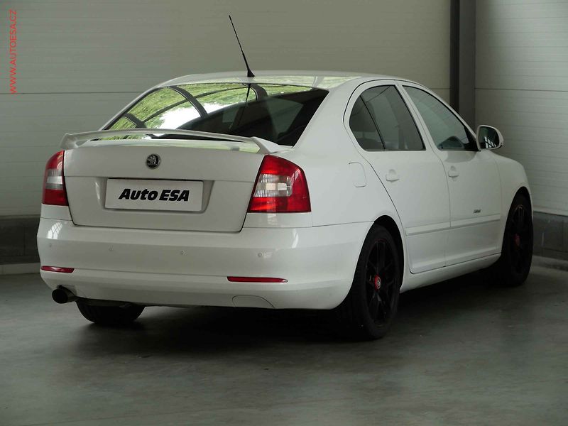 Škoda Octavia (2010) 1.2 TSi, ČR, AC, park.asist - fotka 4 z 18