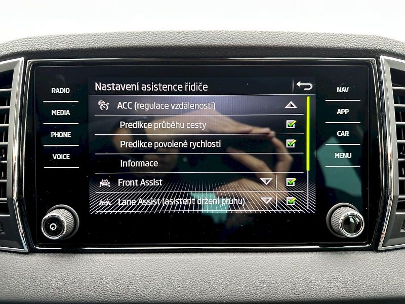 Škoda Karoq (2025) 2,0 TDI / 85 KW / Top Selectio - fotka 14 z 30