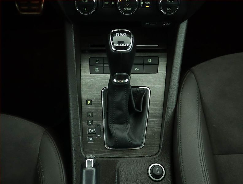 Škoda Octavia (2015) Scout 1.8 TSI, 4X4, Automat - fotka 13 z 18