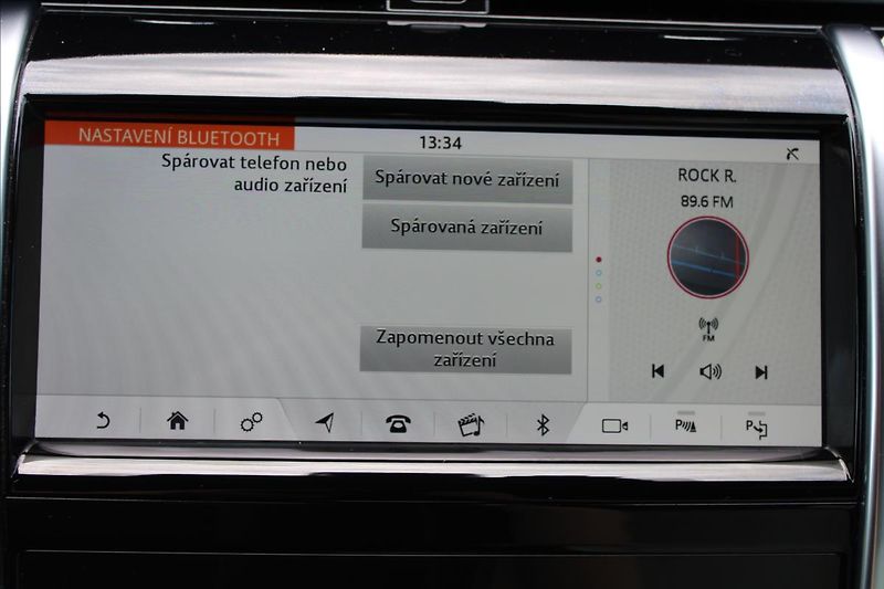 Land Rover Discovery Sport 1,5 P300e  A/T,4x4,R-DYNAMIC S - fotka 13 z 39