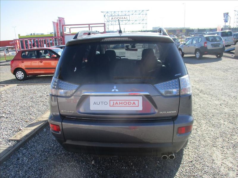 Mitsubishi Outlander 2,2 DI-D, Automat,4x4, klima, - fotka 7 z 32