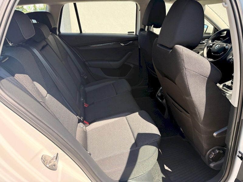 Škoda Octavia (2023) COM AMB TD 110/2.0 M6F - fotka 20 z 30