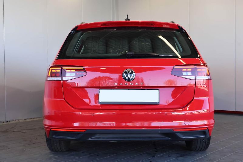 Volkswagen Passat 2.0 TDI Business Cockpit ACC - fotka 6 z 14