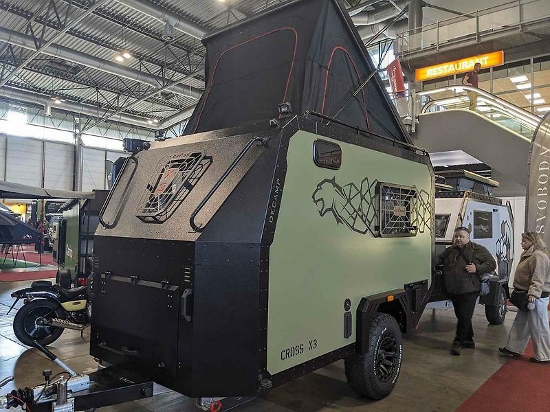 Na Caravaningu se představily expediční speciály, které zvládnou projet i Saharou